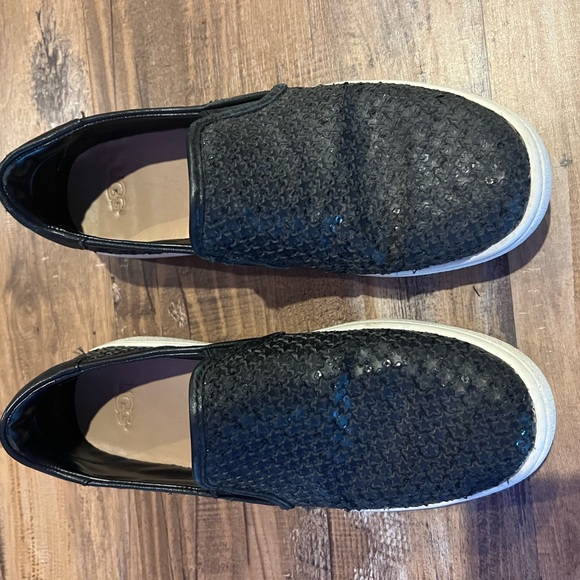 Ugg Sneakers - Size 6.5 - Picture 2 of 5